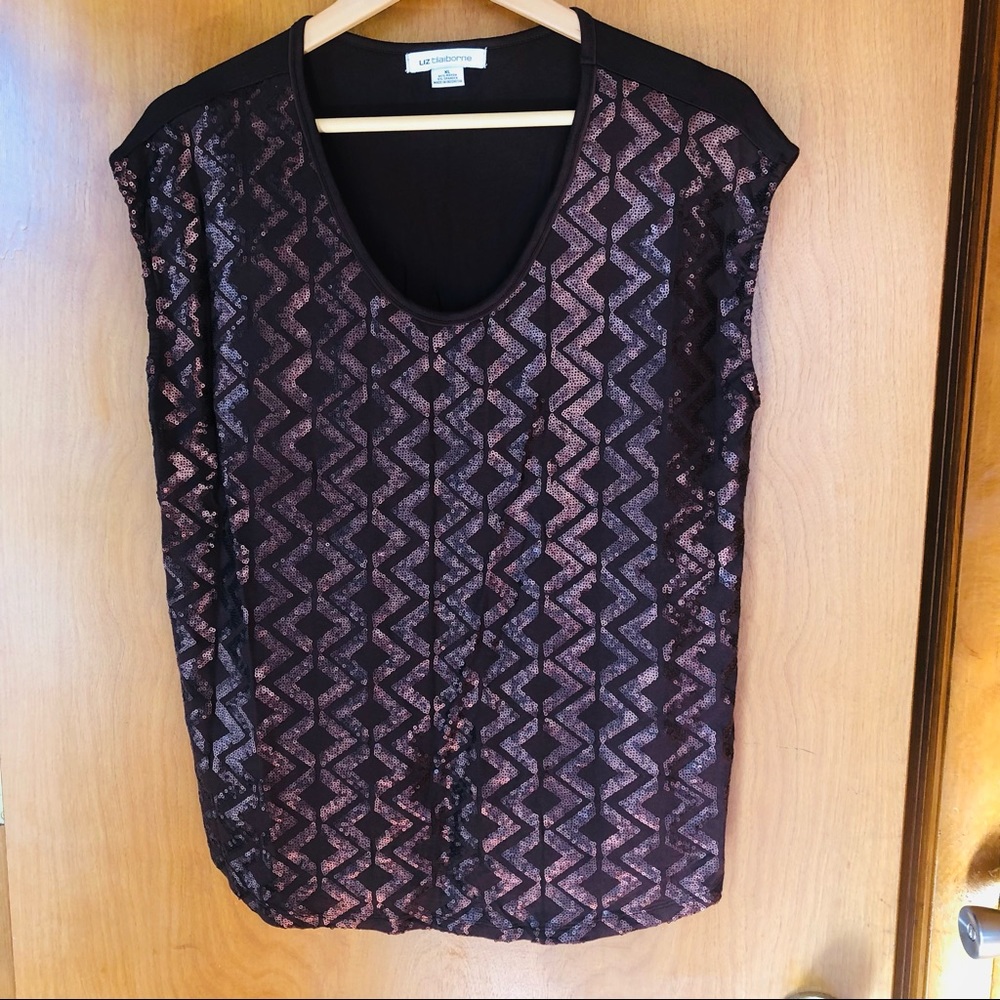 🍾🎊🎉 Pretty sequin top for New Year’s Eve